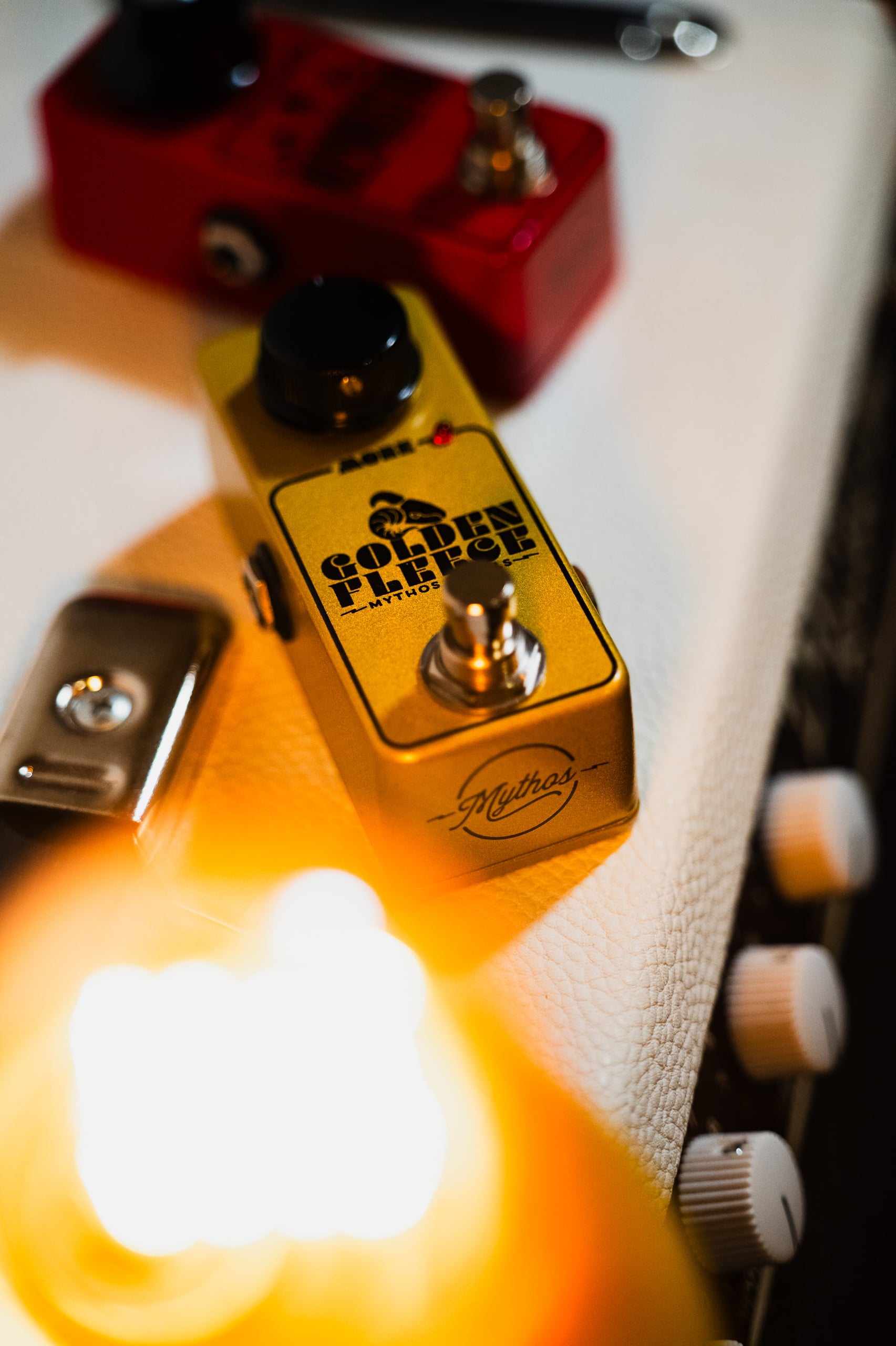 Mythos Pedals Golden Fleece Fuzz